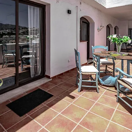Lag - Spacious 3br Townhouse With Private Jacuzzi בית נופש
