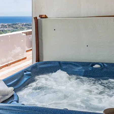 Lag - Spacious 3br Townhouse With Private Jacuzzi בית נופש