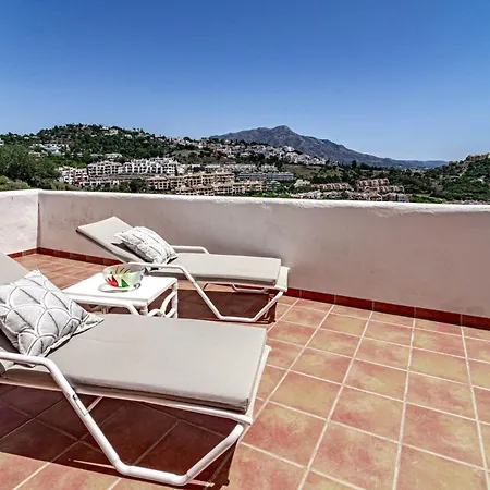 Lag - Spacious 3br Townhouse With Private Jacuzzi בית נופש מארבלה