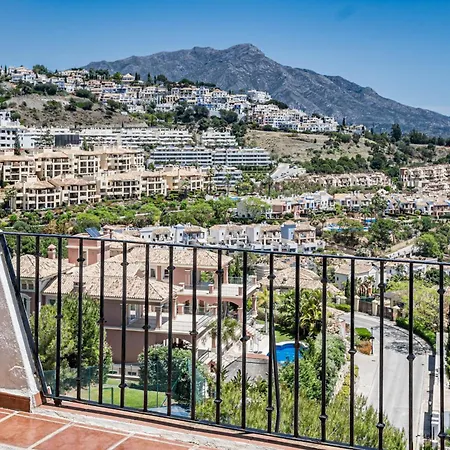 Lag - Spacious 3br Townhouse With Private Jacuzzi בית נופש